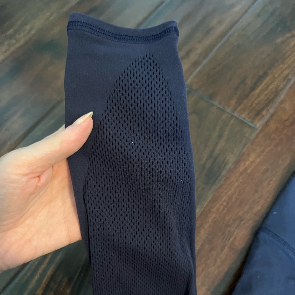 Lululemon Blue Mesh side panel legging, size 2/XS